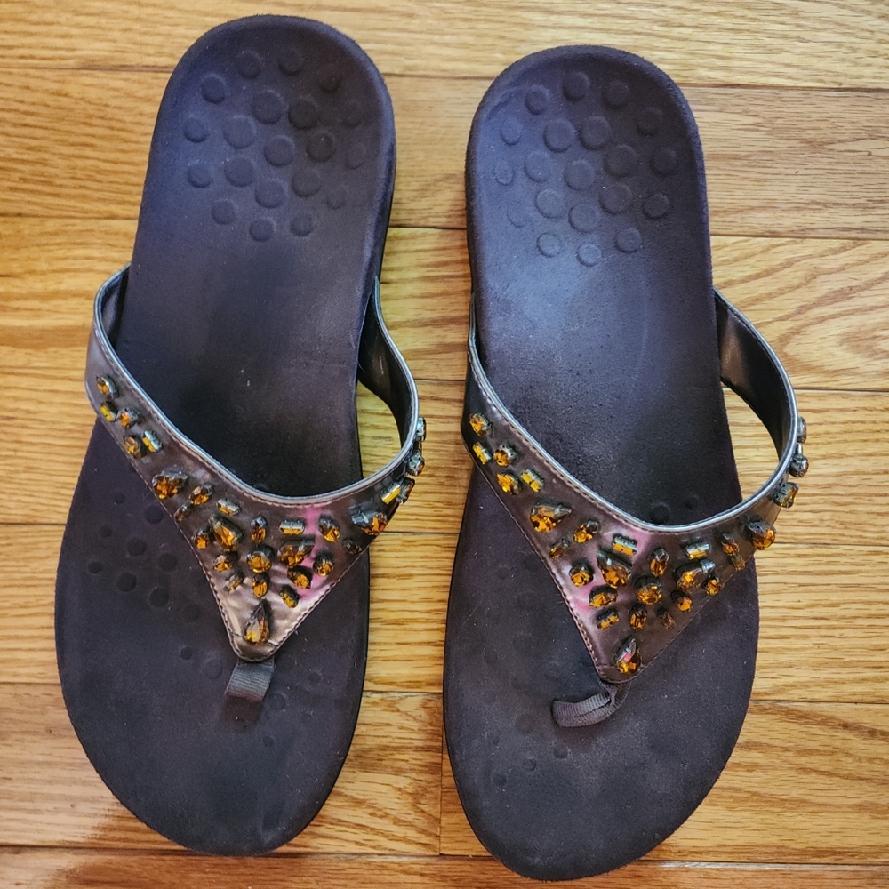 Vionic Bella Thong Sandals View 2